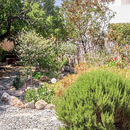 Casa De Flores 2 Plaka (Milos)